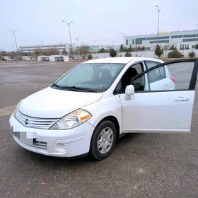 Nissan Versa 2012