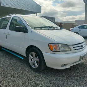 Toyota Sienna 2002