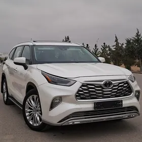 Toyota Highlander 2021