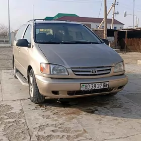 Toyota Sienna 2001