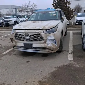 Toyota Highlander 2022