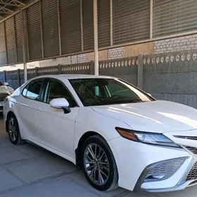 Toyota Camry 2022
