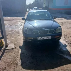 Daewoo Leganza 1999