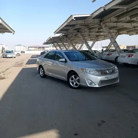 Toyota Camry 2014