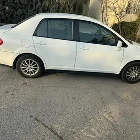 Nissan Versa 2010