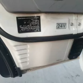 Mitsubishi Canter 2011