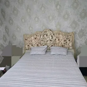 Spalny krowat. Shifaner.