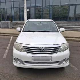 Toyota Fortuner 2012