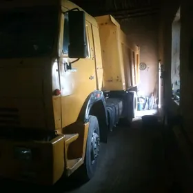Kamaz 6520 2011