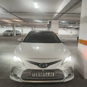 Toyota Camry 2021