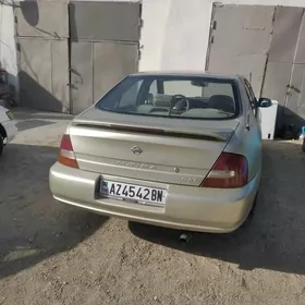 Nissan Altima 1998