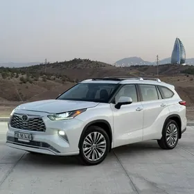 Toyota Highlander 2021