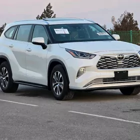 Toyota Highlander 2021