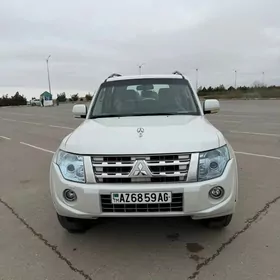 Mitsubishi Pajero 2014