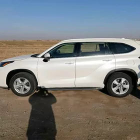 Toyota Highlander 2021