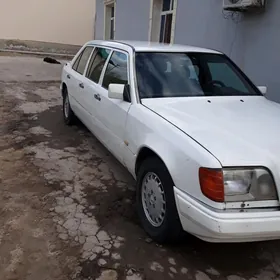 Mercedes-Benz 300-Class 1993