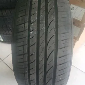 235/45/18 LiYon 2025Y