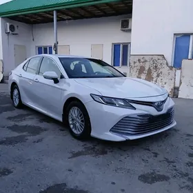 Toyota Camry 2018