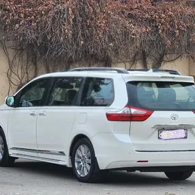Toyota Sienna 2018