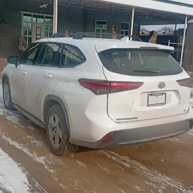 Toyota Highlander 2021