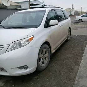 Toyota Sienna 2017