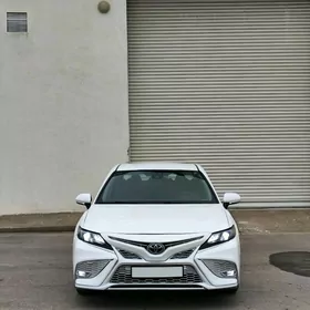 Toyota Camry 2020