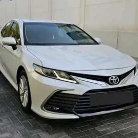 Toyota Camry 2021