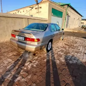 Toyota Camry 2001