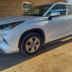 Toyota Highlander 2022