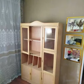 сервант шкаф.