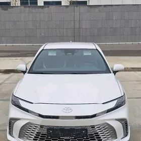 Toyota Camry 2025