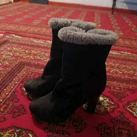 Женские сапожки