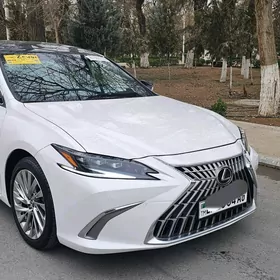 Lexus ES 350 2022