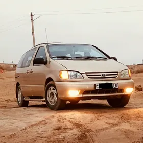 Toyota Sienna 2001