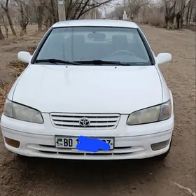 Toyota Camry 2001