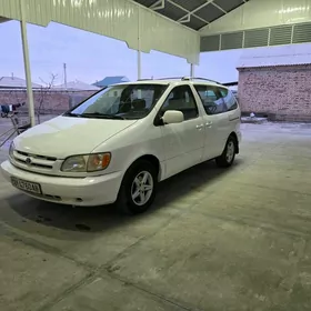 Toyota Sienna 2000