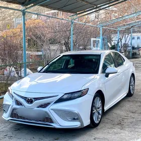 Toyota Camry 2021