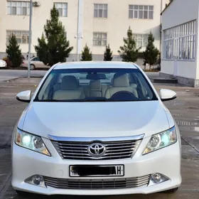 Toyota Camry 2014