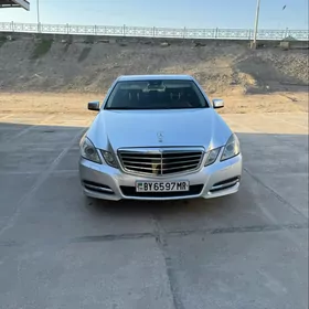 Mercedes-Benz E-Class 2011