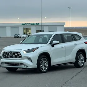 Toyota Highlander 2021