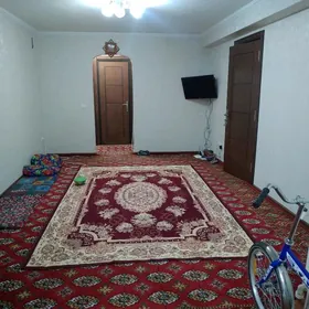 9 мкр. 1 эт. 4 комн.