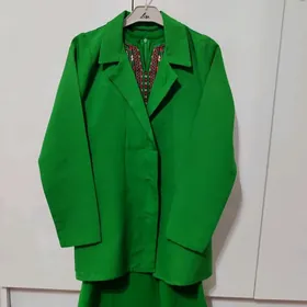 платье школьное и пиджак