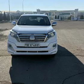 Toyota Land Cruiser Prado 2011