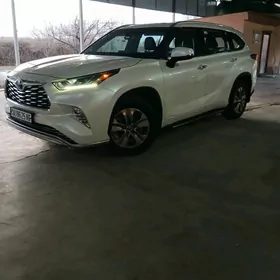 Toyota Highlander 2022