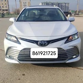 Toyota Camry 2021