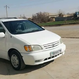 Toyota Sienna 2002