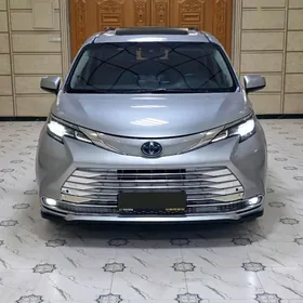 Toyota Sienna 2021