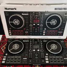 Numark Mixtrack Platinum FX
