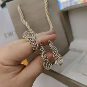 Taze komplekt bijuteriya