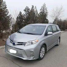 Toyota Sienna 2020